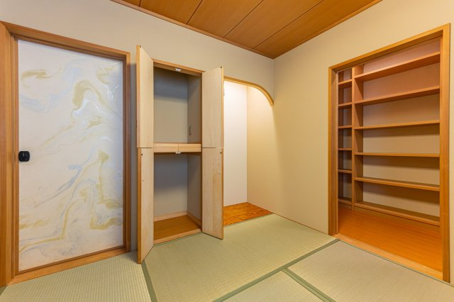 【1F　約4.5帖和室】洋館の中の貴重な和の空間
