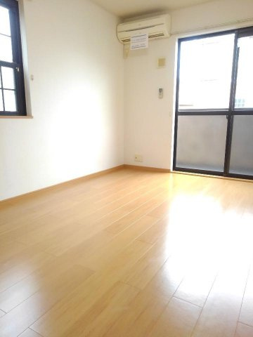 ラミアカ－メラ　ドゥエの内装