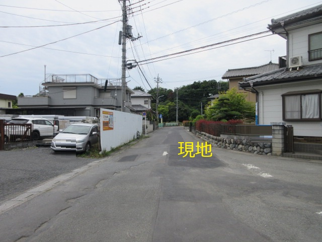 中古戸建　東松山市殿山町2-6（リフォーム住宅）の前面道路含む現地写真