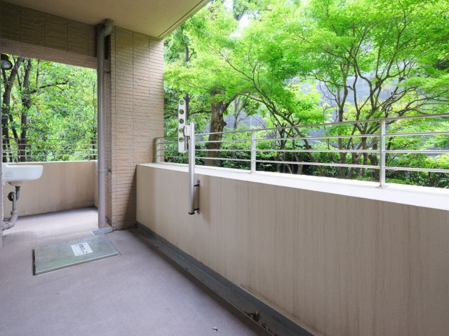 パーク・コート市谷加賀町二丁目のバルコニー