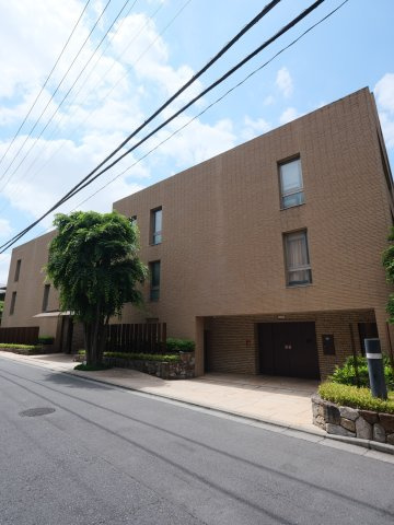 パーク・コート市谷加賀町二丁目