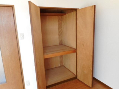 【収納】 | プロムナード菖蒲Ⅰ | 大きなスペースがあり、収納には困りません