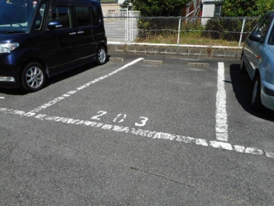 【駐車場】 | プロムナード菖蒲Ⅰ | 駐車場があるので、車を買う予定の方も安心です