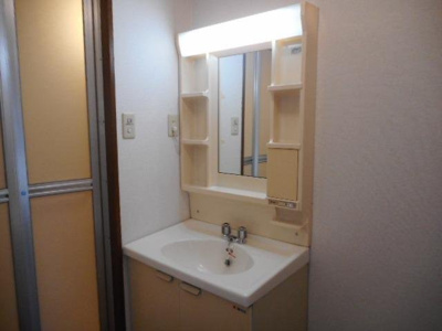 【洗面所】 | プロムナード菖蒲Ⅰ | ゆったりとスペースのある洗面所