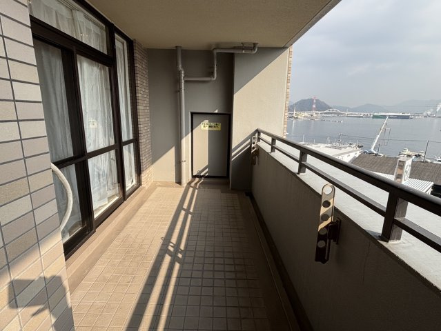 サーパス宇品のバルコニー