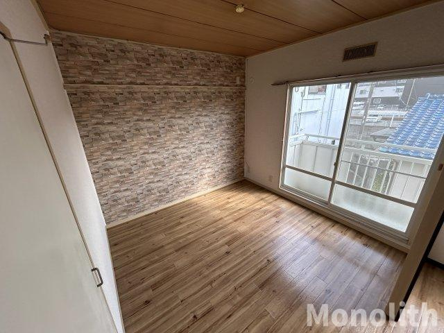 サンシティー西大路の洋室