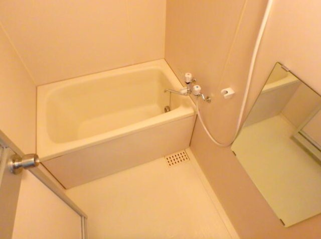 川崎市中原区苅宿　一棟マンション　2020年3月屋上防水工事施工済みの浴室