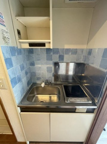 横浜市鶴見区東寺尾4丁目　一棟マンション　満室稼働中のキッチン