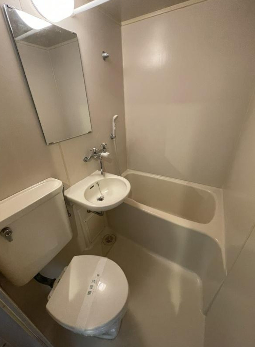 横浜市鶴見区東寺尾4丁目　一棟マンション　満室稼働中の浴室