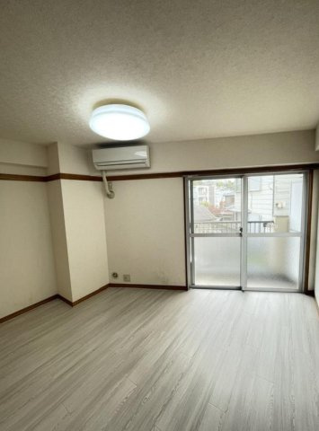 横浜市鶴見区東寺尾4丁目　一棟マンション　満室稼働中の洋室