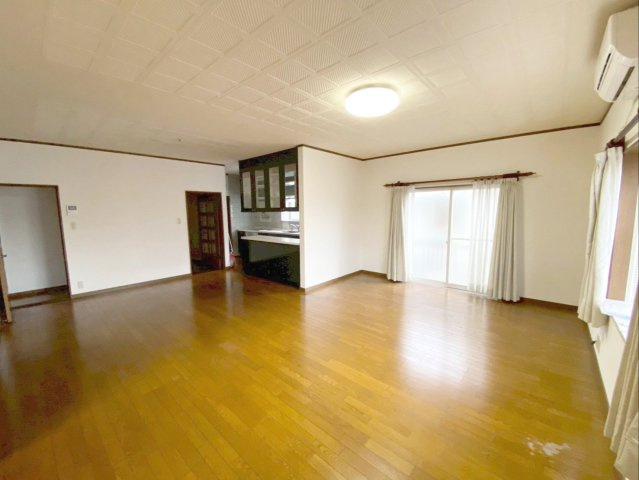 《オーナーチェンジ》福岡市東区雁の巣２丁目住宅付き店舗の居間・リビング|【居住スペース】