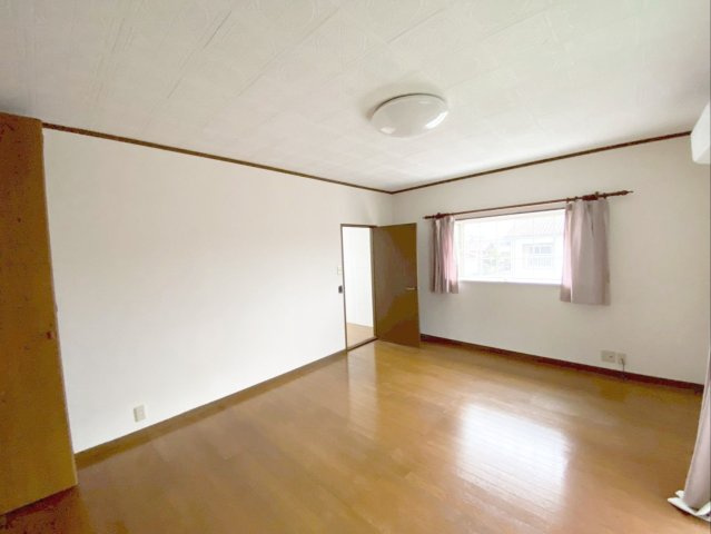 《オーナーチェンジ》福岡市東区雁の巣２丁目住宅付き店舗の洋室|【居住スペース】