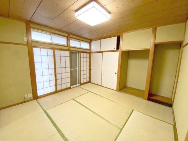 《オーナーチェンジ》福岡市東区雁の巣２丁目住宅付き店舗の和室|【居住スペース】