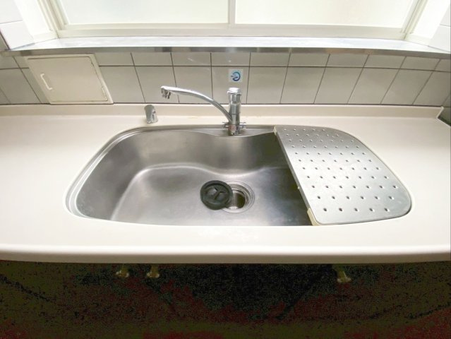 《オーナーチェンジ》福岡市東区雁の巣２丁目住宅付き店舗のキッチン|【居住スペース】
