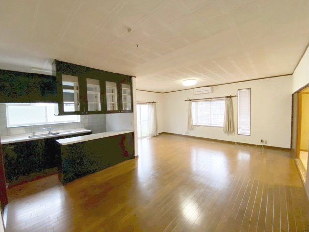 《オーナーチェンジ》福岡市東区雁の巣２丁目住宅付き店舗の居間・リビング|【居住スペース】