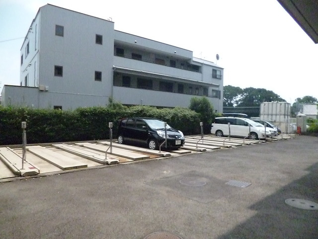 ハイタウン武蔵野の駐車場|★敷地内駐車場あり★