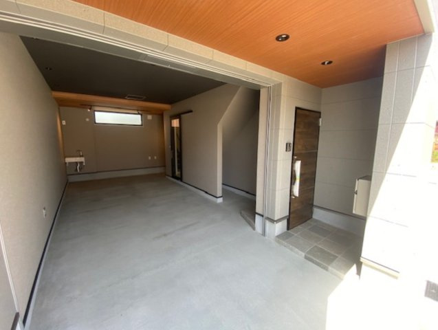 明石市大久保町大窪　ガレージハウス　2025年3月築の駐車場