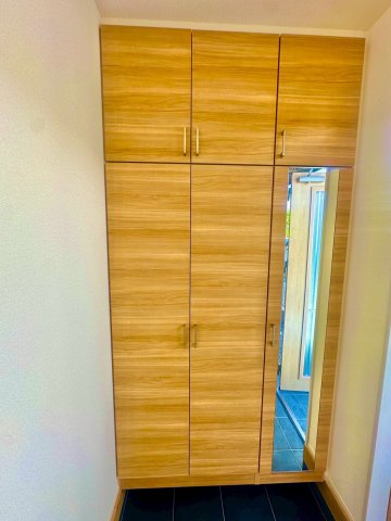 ブルーミングガーデン西原町小那覇・１号棟の収納|全身鏡付きの天井高シューズクローゼットは、可動式棚付きで収納力抜群です！