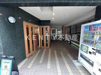 【エントランス】 | 建物の内部です