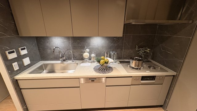 【キッチン】 | ★仲介手数料無料★TOKYOPARKTOWER（窓から皇居も望めて陽当たり良好・新規内装リフォーム済み）