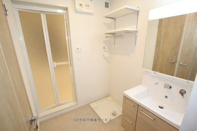 【洗面所】 | プレミアム２６番館 | 脱衣スペースもあります
プレミアム26番館　102号室　2025年11月8日