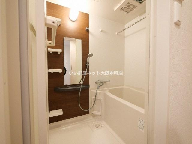 セレニテ本町グランデの浴室