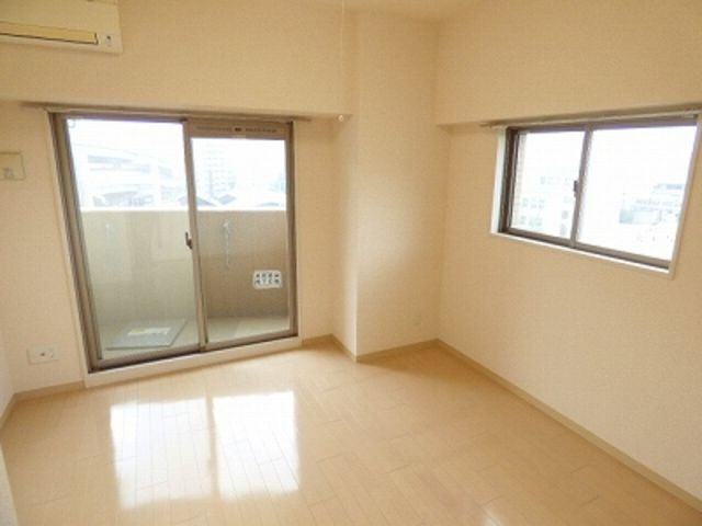 エステムコート博多祇園ツインタワーファーストステージの居間・リビング