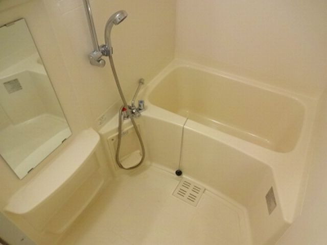 エステムコート博多祇園ツインタワーファーストステージの浴室