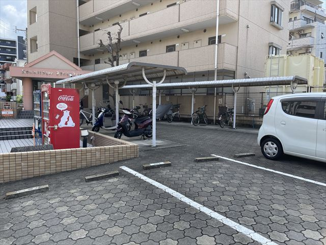 ロマネスク城南第2の駐車場