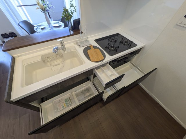 【キッチン】 | 料理をしながらでもご家族との会話を楽しめる対面キッチン