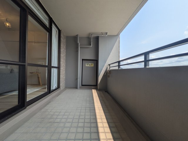 【バルコニー】