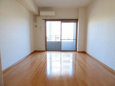 グランフォーレ桜坂ステーションプラザの居間・リビング