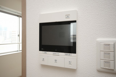 【セキュリティ】 | スプランディッド中之島WEST | モニター付きインターホンです