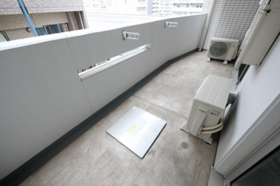 【バルコニー】 | スプランディッド中之島WEST | 陽当たり良好なバルコニーです