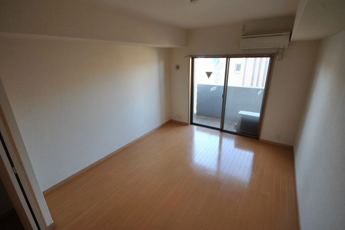 フェアリー高砂の居間・リビング