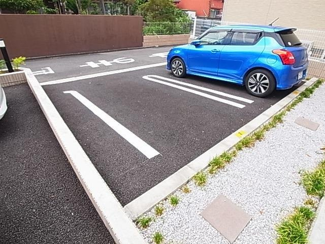 グラン　ソフィアの駐車場