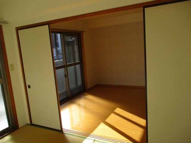 ソレイユ Aの寝室|風通しも良い寝室です☆