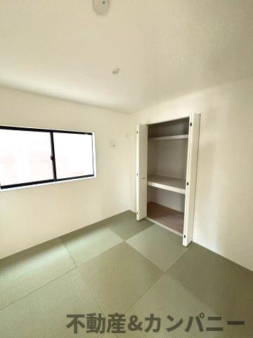 クレイドルガーデン東方2号棟　松山市東方町第2-2号棟(全2棟)　新築建売分譲2号棟の和室|和室です
