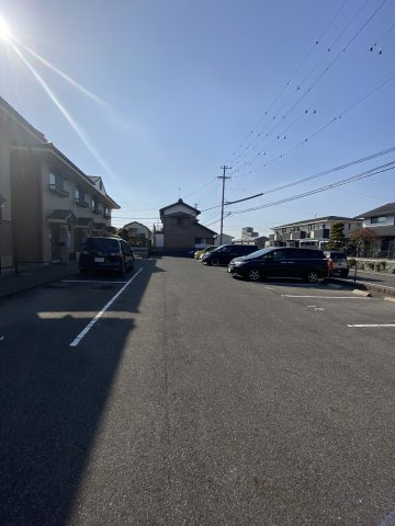ヴェルシェ浄水Ｂの駐車場