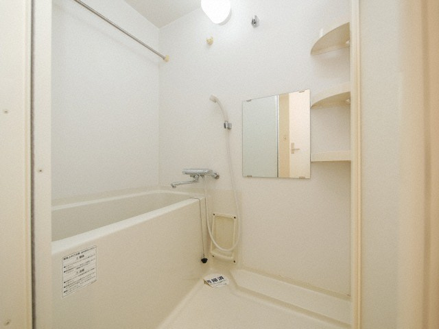 BRAVI新大阪の浴室