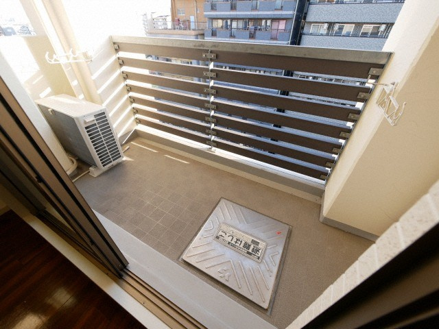 BRAVI新大阪のバルコニー