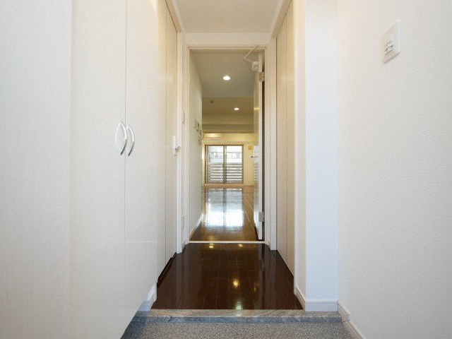 BRAVI新大阪の玄関