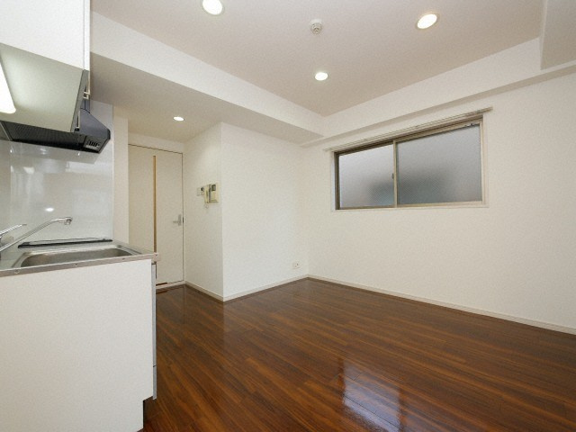 BRAVI新大阪の居間・リビング