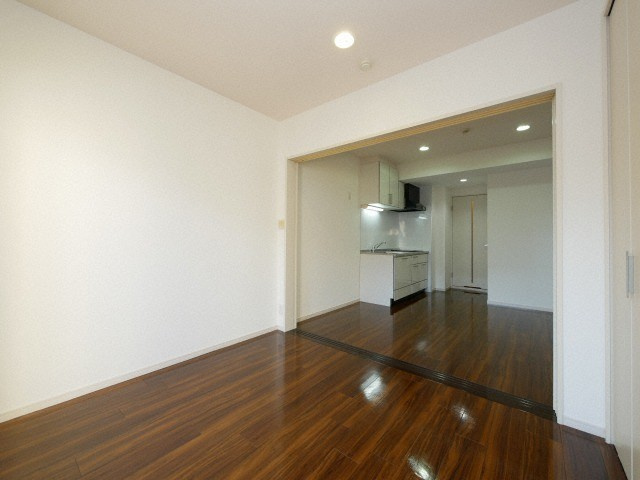 BRAVI新大阪の洋室