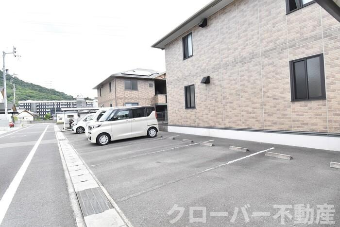 リビングタウン宇多津 A棟の駐車場|駐車場