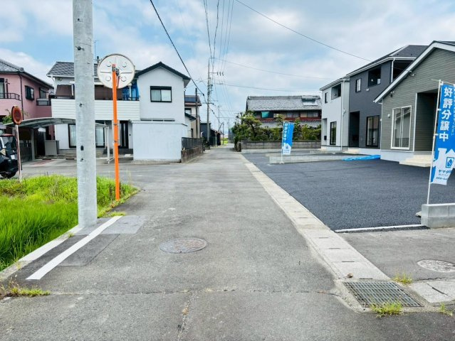 クワイエ　本巣市小柿第２　全３区画分譲の前面道路含む現地写真|■前面道路　■ヤマダ不動産　株式会社リライフ　
■夢のマイホーム購入をフルサポートします！