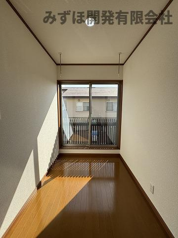 米沢市万世町牛森4150-31のランドリースペース