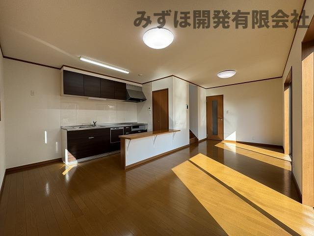 米沢市万世町牛森4150-31のキッチン|コンパクトなキッチンで掃除もラクラク