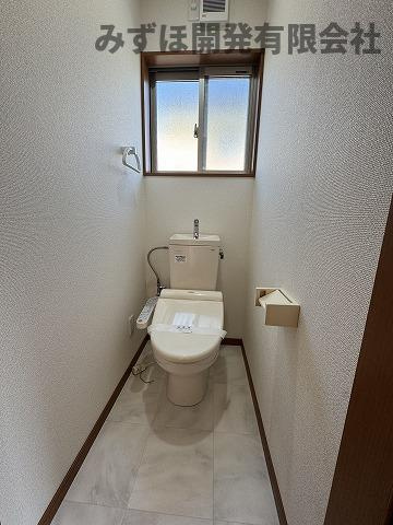 米沢市万世町牛森4150-31のトイレ|ゆったりとした空間のトイレです