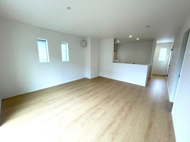 廿日市市阿品台3丁目　№35626の居間・リビング|ＬＤＫ16帖
明るく開放的な空間です。